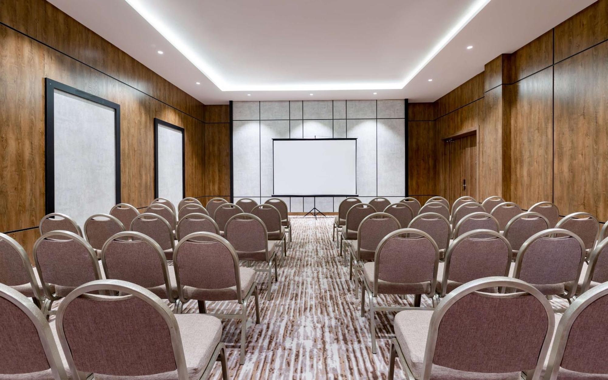 Hilton Garden Inn Σαμαρκάνδη Εξωτερικό φωτογραφία